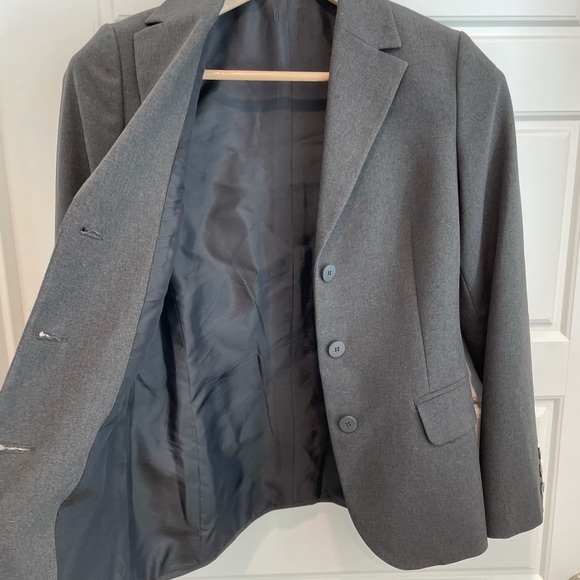 UNITED COLORS OF BENETTON MADE IN ITALY BLAZER SUIT/ PANT SET *EASY IRONING* - Picture 4 of 14